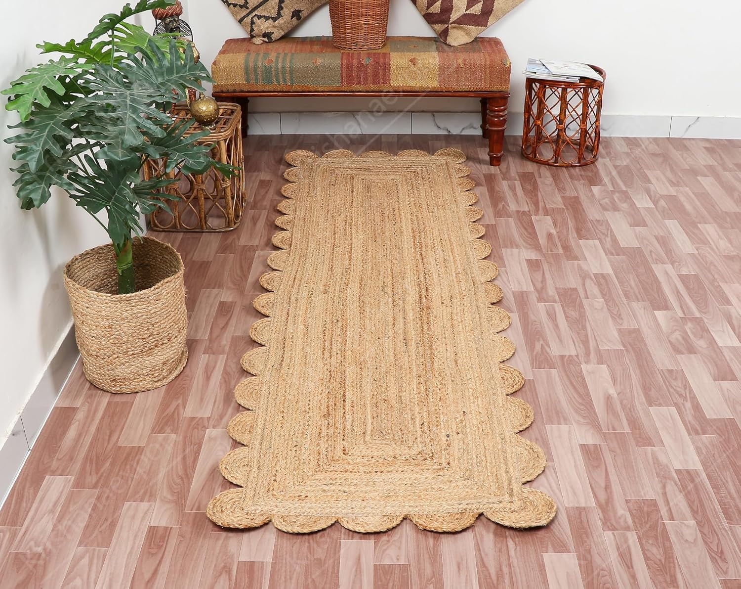 Hand Woven Natural Jute Scalloped Rug, Reversible Boho Entry Area Rugs for Kitchen, Living Room, Farmhouse Indoor Outdoor Decorative Floor-Rug, Bohemian Style Size 2x5 Ft