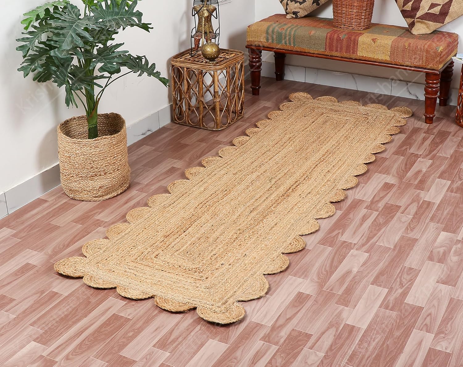 Hand Woven Natural Jute Scalloped Rug, Reversible Boho Entry Area Rugs for Kitchen, Living Room, Farmhouse Indoor Outdoor Decorative Floor-Rug, Bohemian Style Size 2x5 Ft
