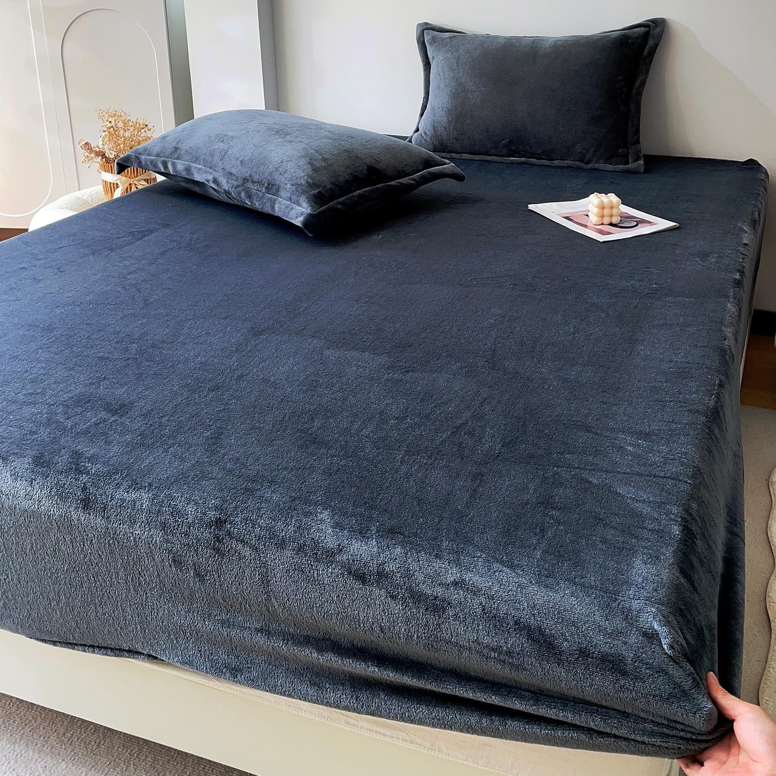 MorroMorn Fleece Sheets Queen Size Ultra Soft, Fuzzy Plush Flannel Sheet Set 3 Piece - All Season Bedding Set with 20" Deep Pocket Fitted & 2 Pillowcases, Luxury Velvet Warm Cozy (Pink)