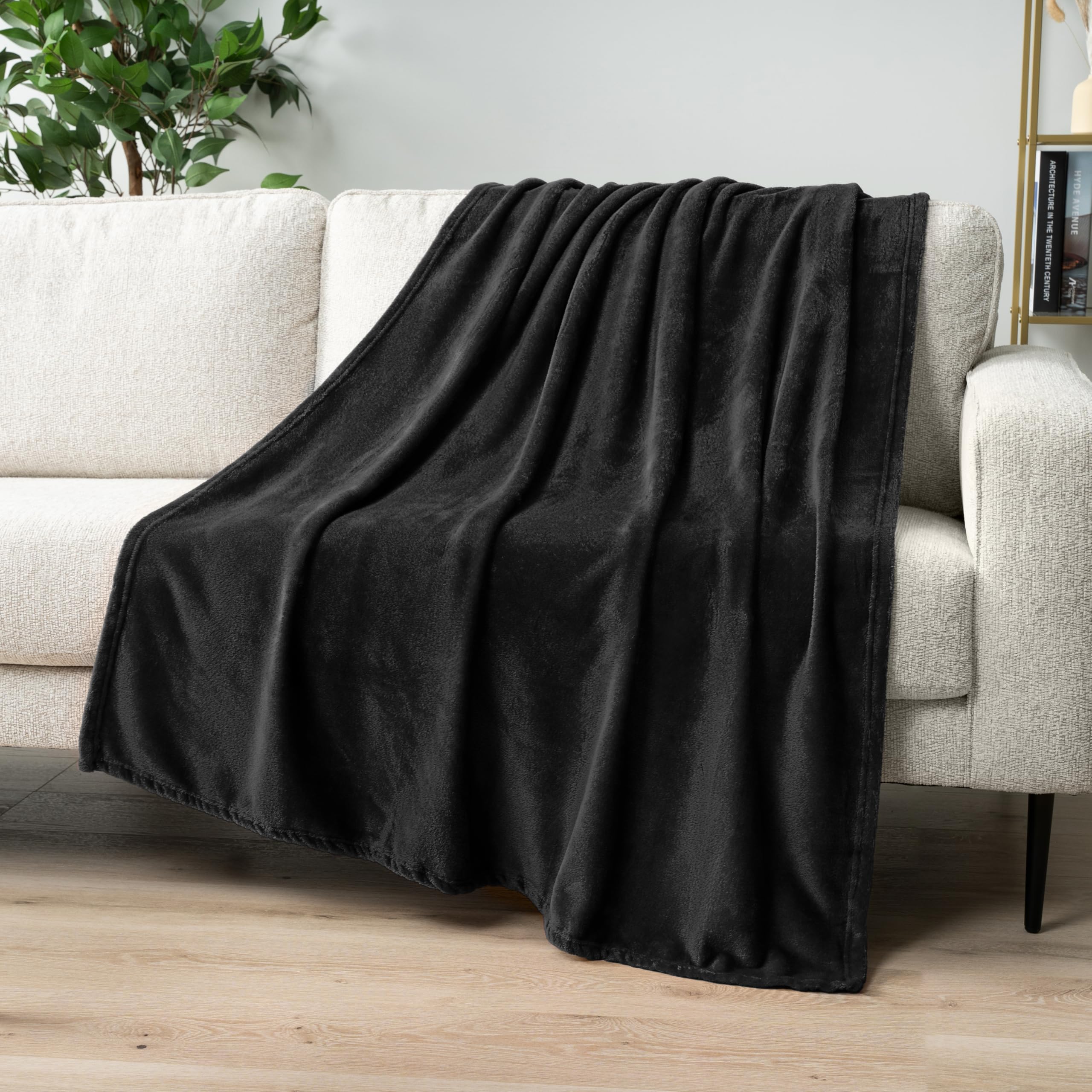 PAVILIA Orange Fleece Throw Blanket for Couch, Coral Peach Soft Fuzzy Fall Flannel Throw for Sofa, Luxury Plush Microfiber Bed Blanket, Cozy Home Halloween Velvet Gift Blanket, 50x60