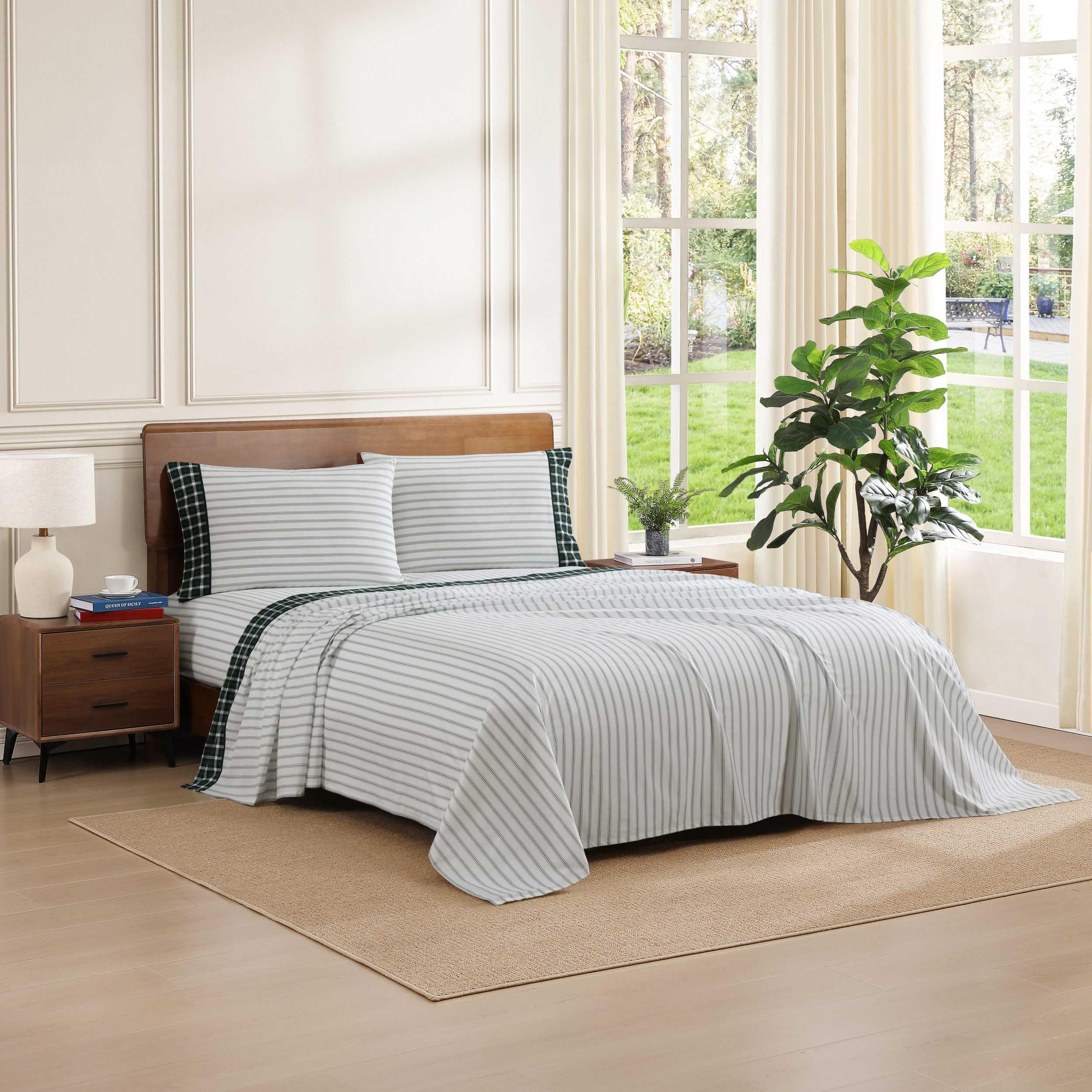 Tommy Hilfiger - Queen Bed Sheets, Crisp & Cool Cotton Percale Bedding with Matching Pillowcases, Lightweight Bed Set, Oeko-Tex Certified (Effortless Stripe Beige)