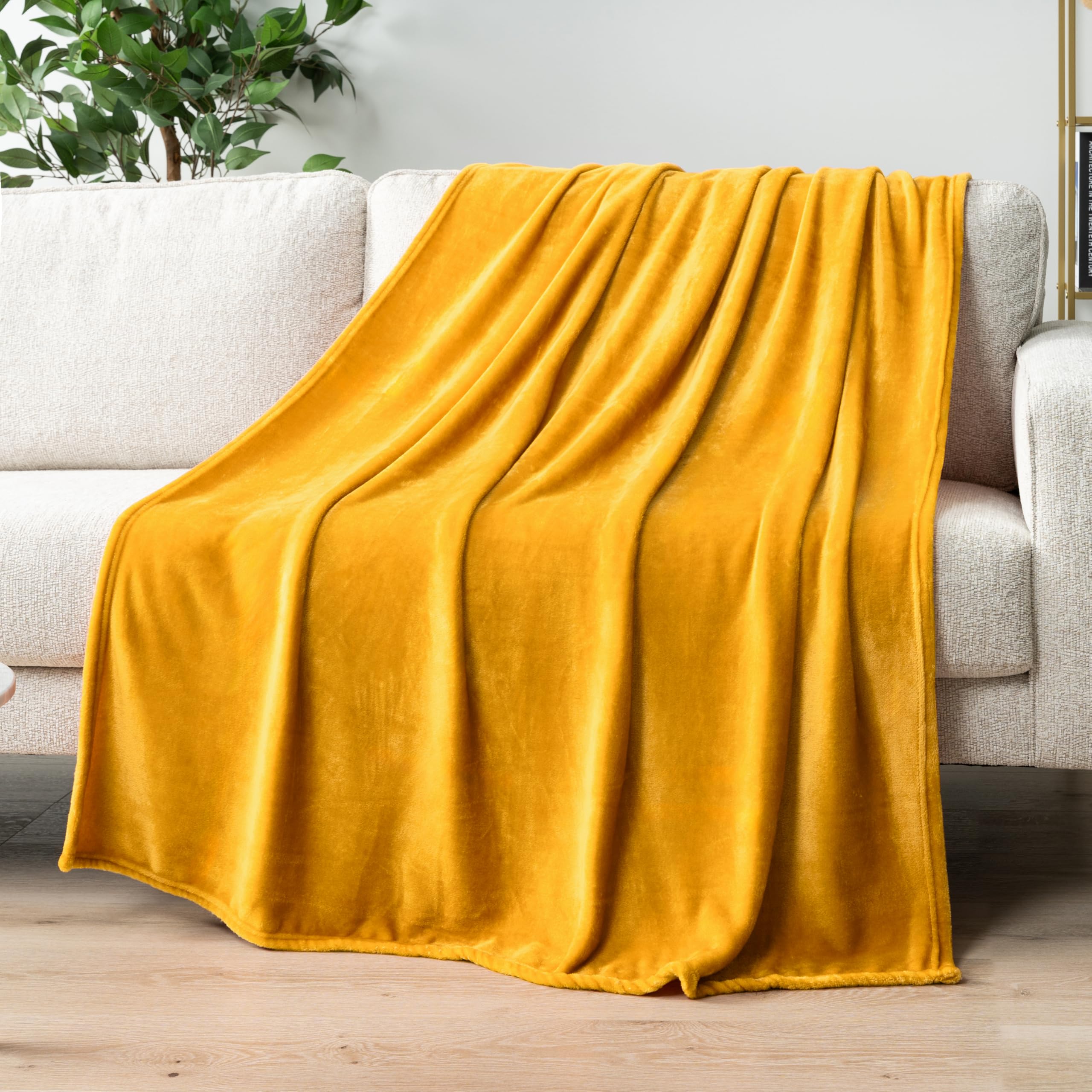 PAVILIA Orange Fleece Throw Blanket for Couch, Coral Peach Soft Fuzzy Fall Flannel Throw for Sofa, Luxury Plush Microfiber Bed Blanket, Cozy Home Halloween Velvet Gift Blanket, 50x60