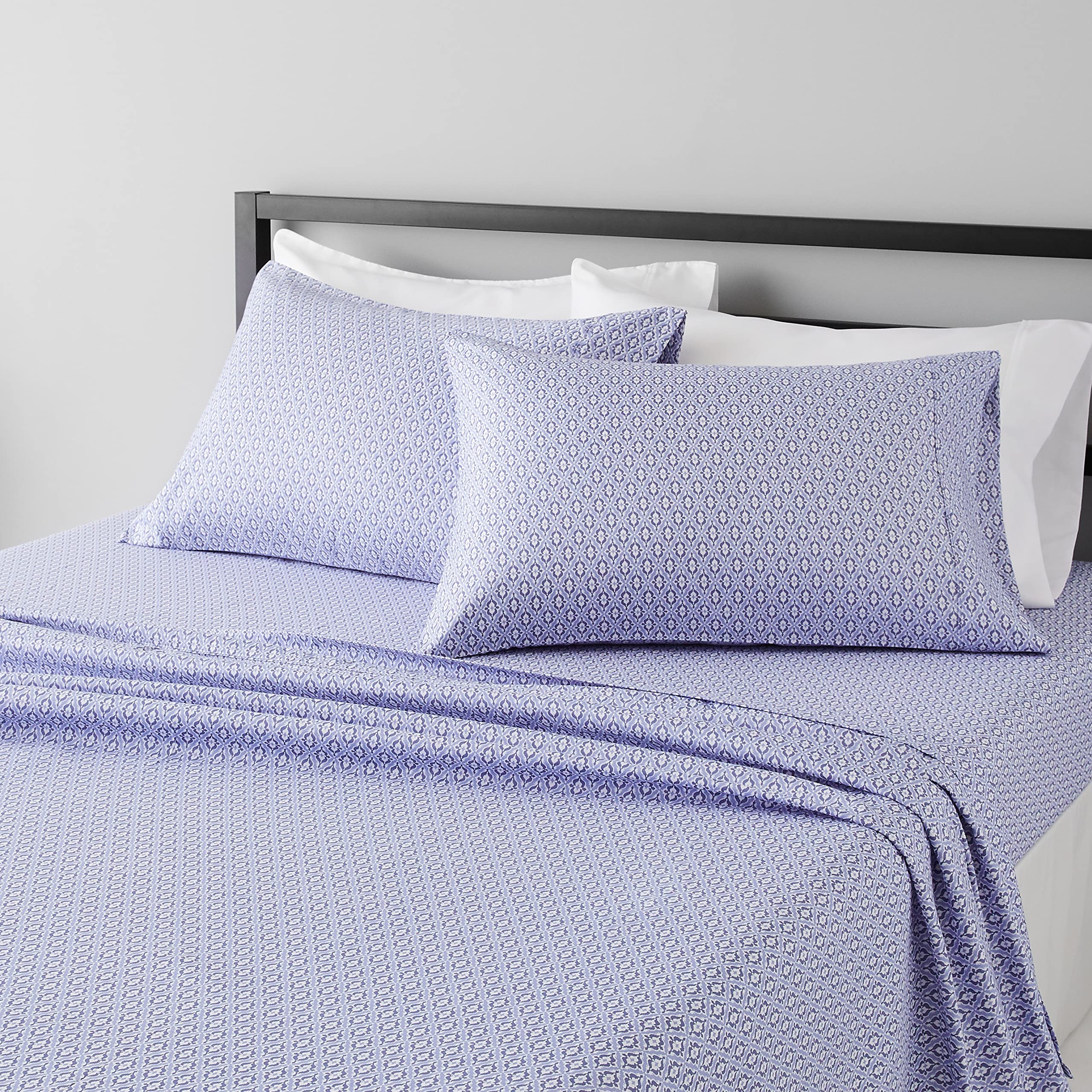 Amazon Basics Breathable, Wrinkle Free Lightweight Microfiber 4-Piece Bed Sheet Set with 14-Inch Deep Pockets, Includes Comfortable Pillowcases, Queen, Peachy Coral, Solid